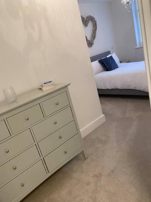 Unrivalled Location - Five Star - Worcester Apartment Esterno foto